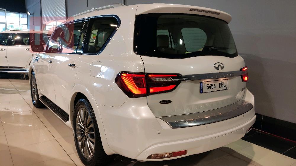 Infiniti QX80